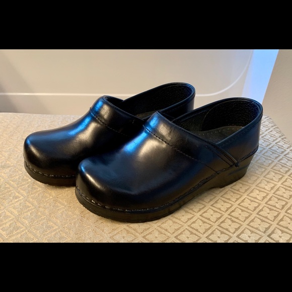 cheap dansko clogs